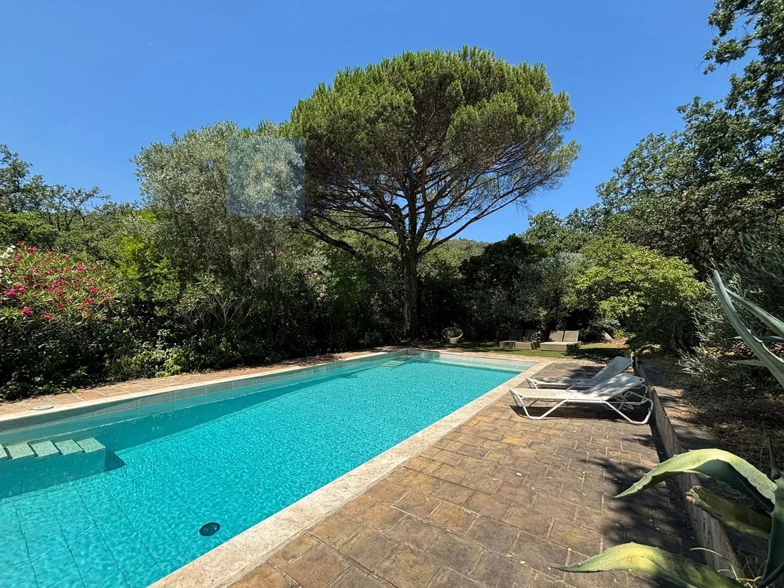 Villa en Grimaud, Provenza-Alpes-Costa Azul, Francia 1 - 17392096
