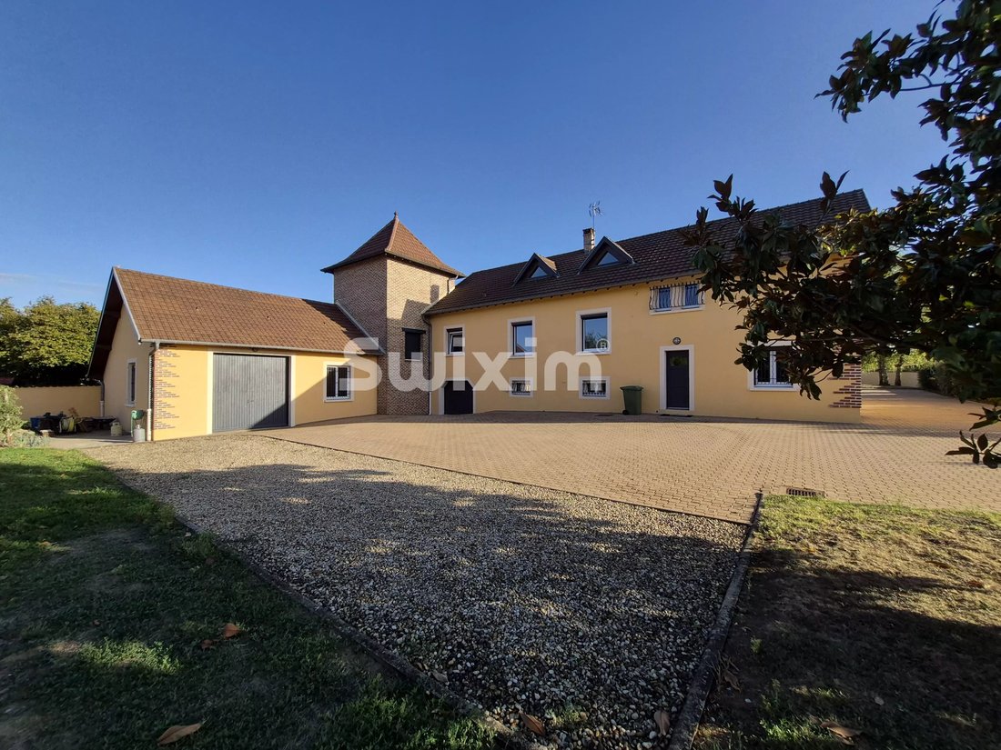 Estate in Feillens, Auvergne-Rhône-Alpes, France 5 - 18940345
