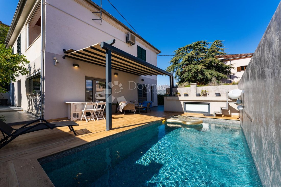 Apartment in Split-Dalmatia County, Croatia 2 - 18943848