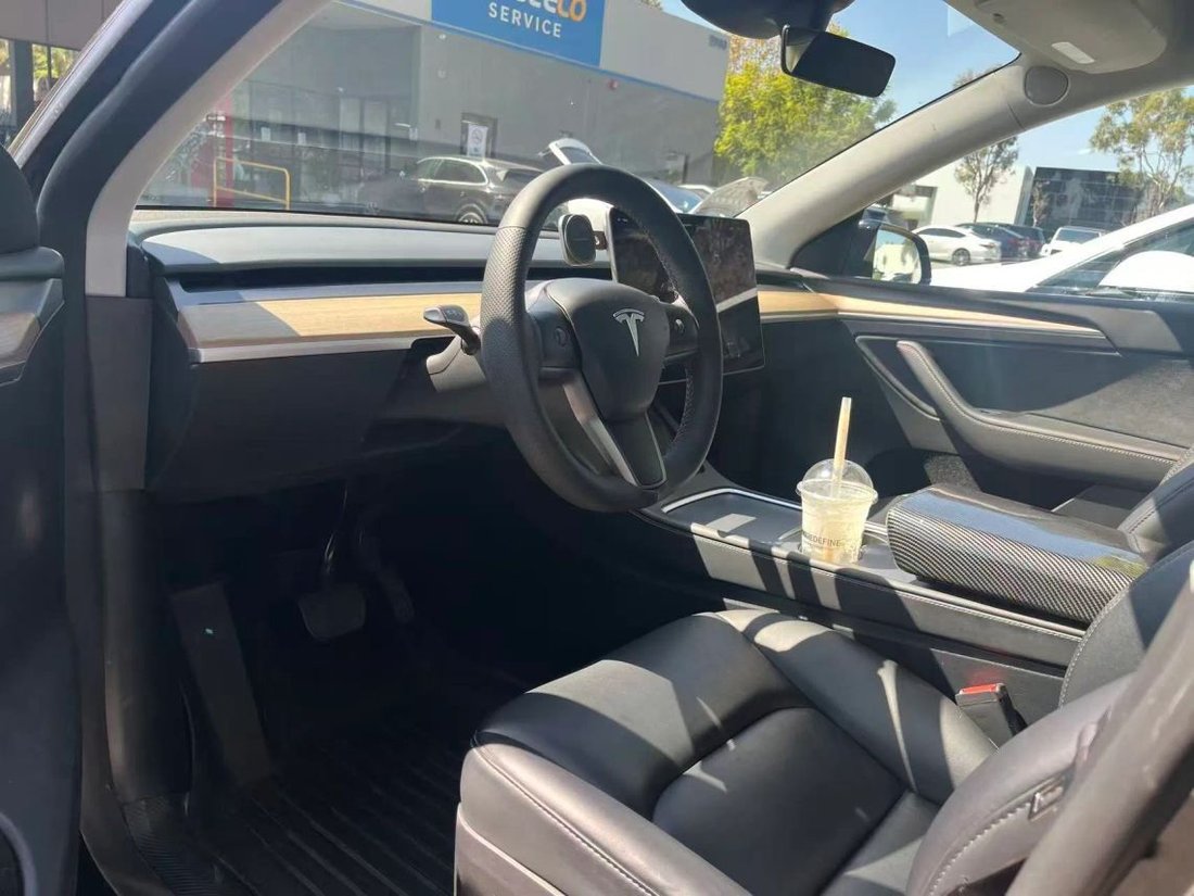 Suv in Costa Mesa, CA, United States 3 - 18944455