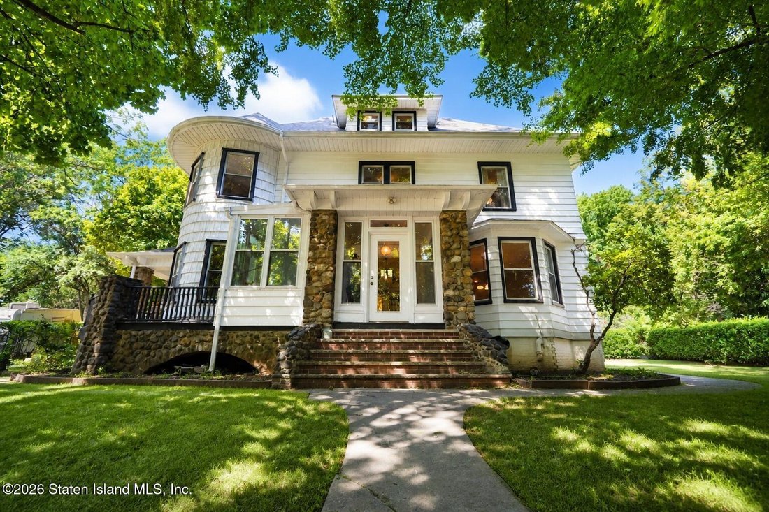 House in New York, New York, United States 1 - 18942343