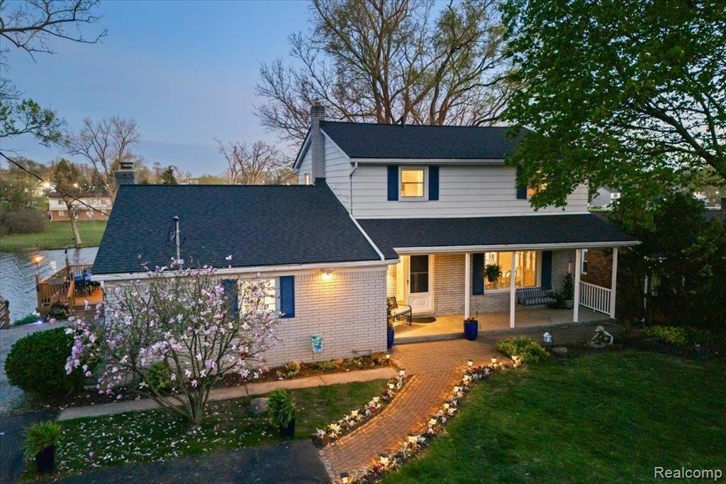 House in Walled Lake, Michigan, United States 3 - 18943422