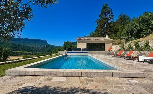Villa in Nibles, Provence-Alpes-Côte d'Azur, France 1