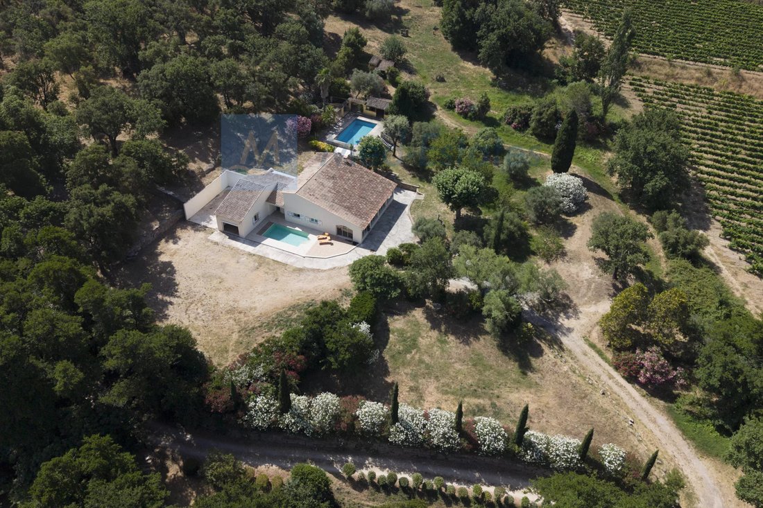 Villa in Le Plan-de-la-Tour, Provence-Alpes-Côte d'Azur, France 1 - 18371451
