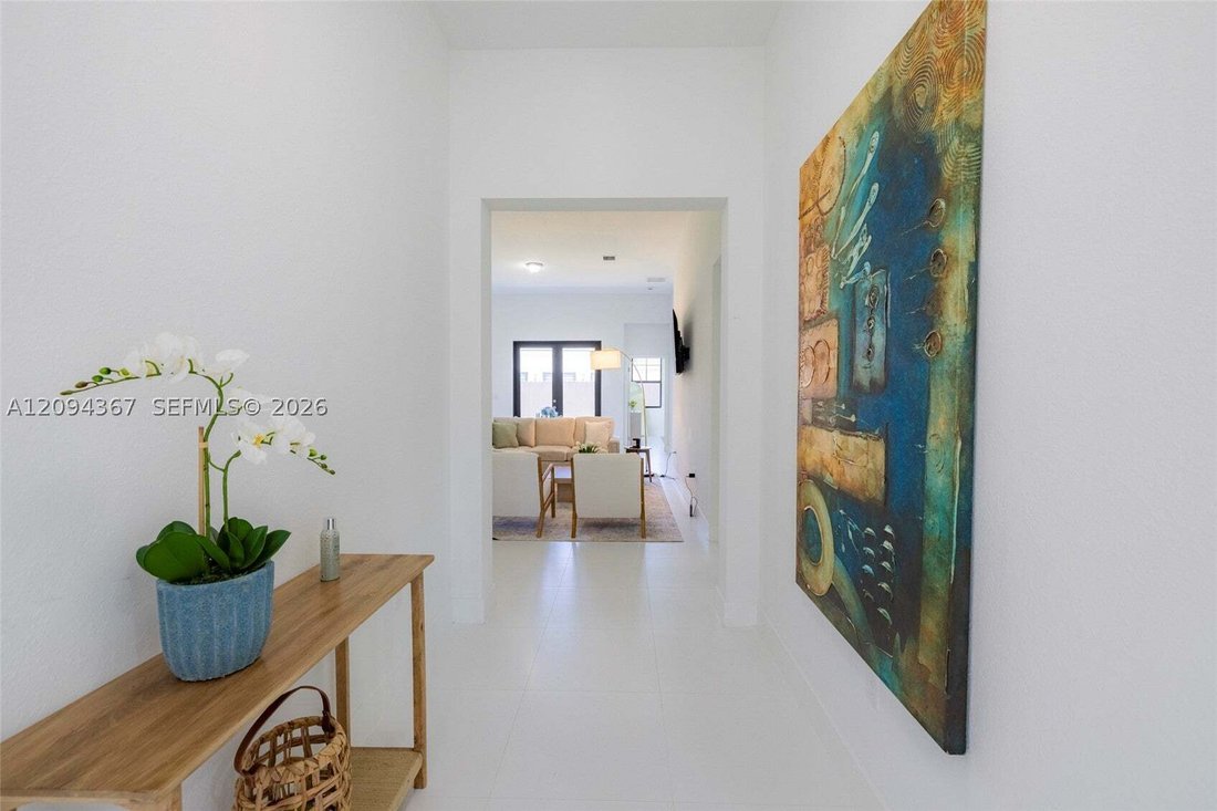 House in West Miami, Florida, United States 2 - 18943046