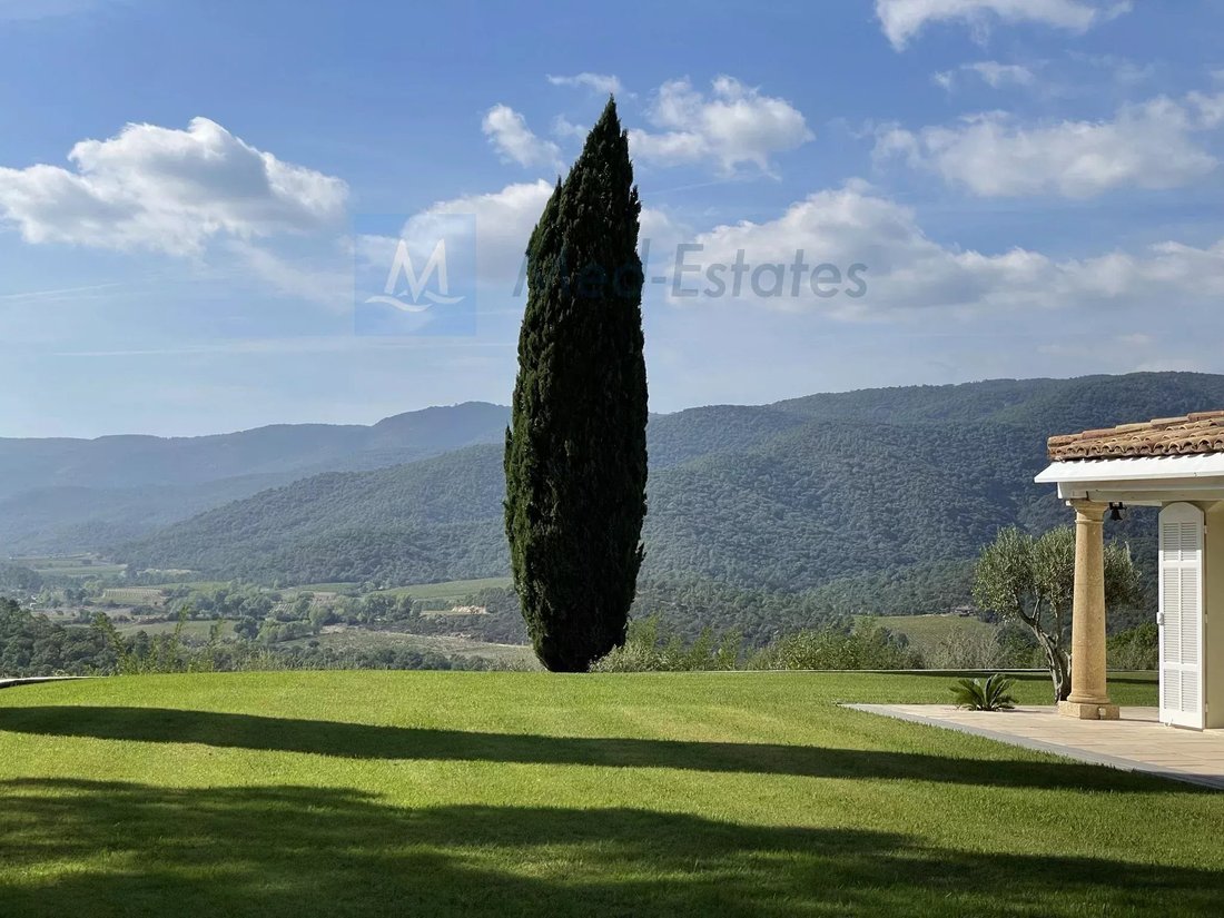 Estate in Centre Ville, Cogolin, France 2 - 18635083