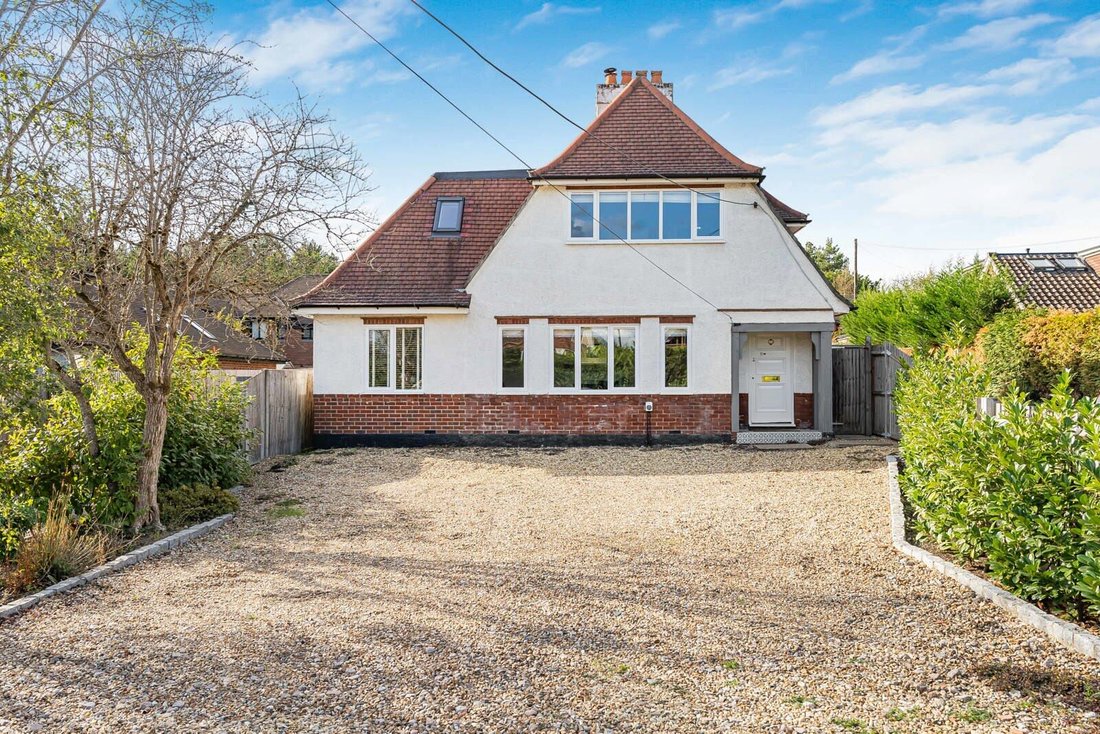 House in Lower Bourne, England 1 - 18942210