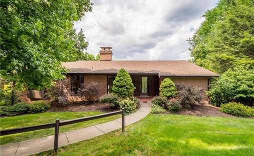 House in Upper Saint Clair, Pennsylvania, United States 1