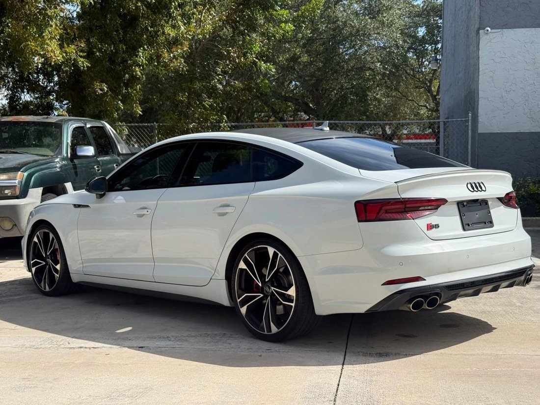Sedan in Hollywood, FL, United States 3 - 18944588