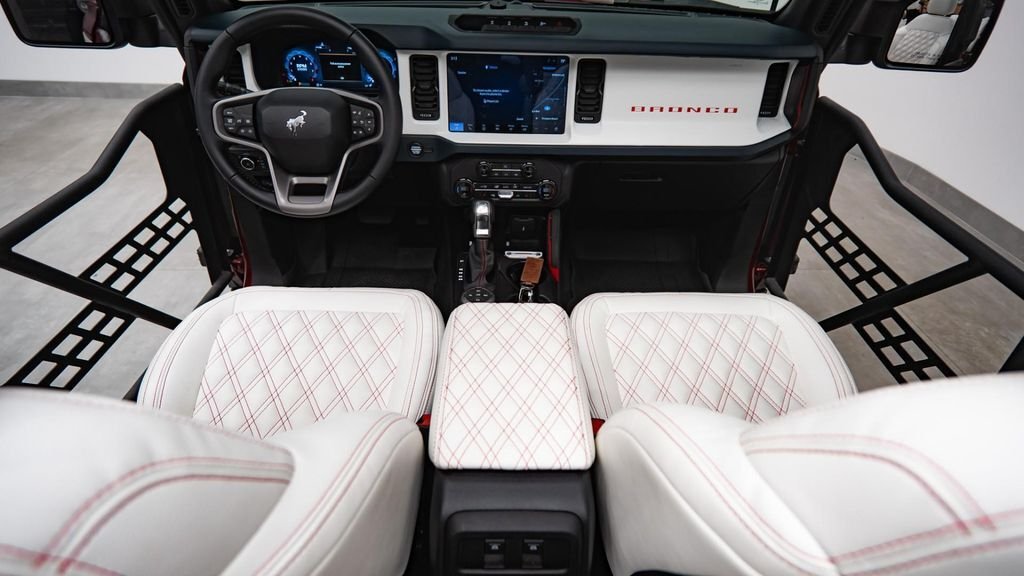 Ford Bronco 4X4 in Fort Lauderdale, FL, United States 2 - 18943874