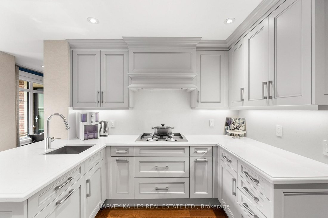 Condo in Toronto, Ontario, Canada 4 - 18945180
