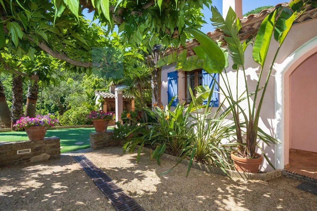 Casa en La Garde-Freinet, Provenza-Alpes-Costa Azul, Francia 4 - 18610954