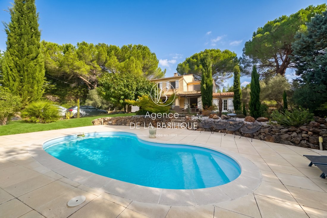 Villa in Centre Ville, Saint-Maximin-la-Sainte-Baume, France 1 - 18940521