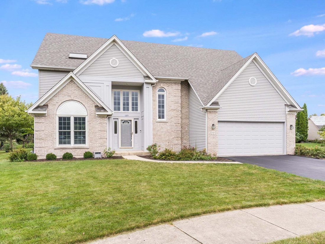 House in Aurora, Illinois, United States 1 - 18939671