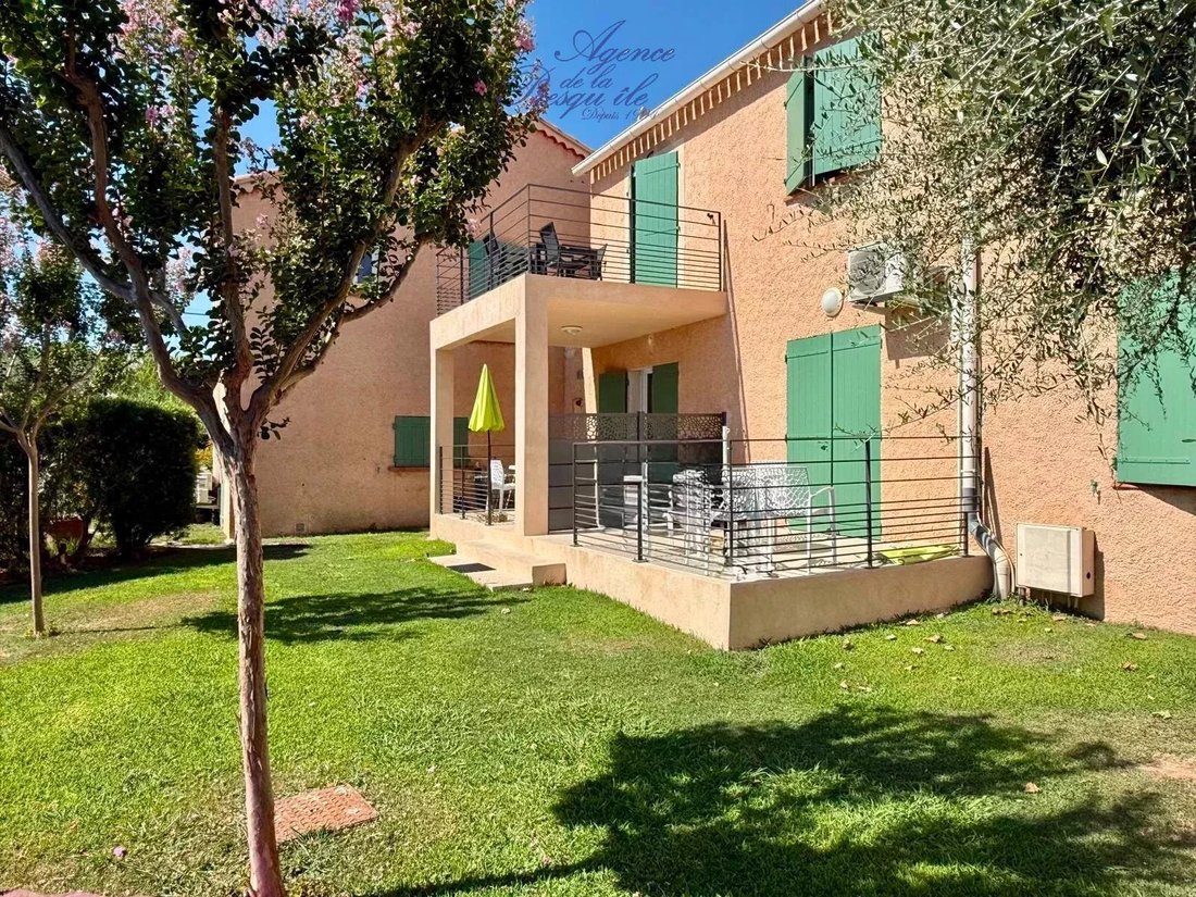 House in Hyeres, Provence-Alpes-Côte d'Azur, France 1 - 18944101