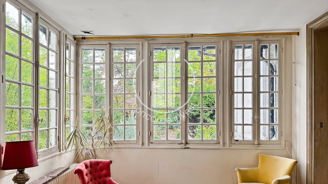 Townhouse in Les Bures, Garches, France 5 - 18923922