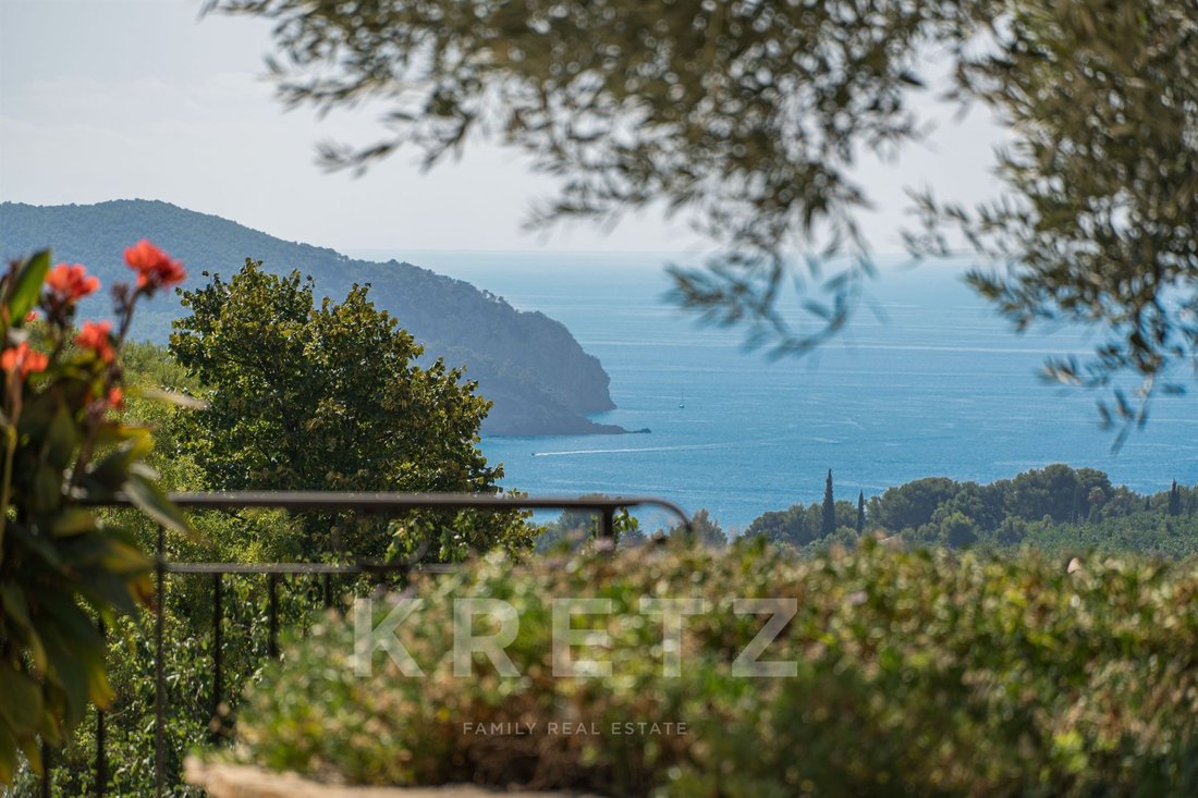 House in La Cadiere-d'Azur, Provence-Alpes-Côte d'Azur, France 1 - 18944204