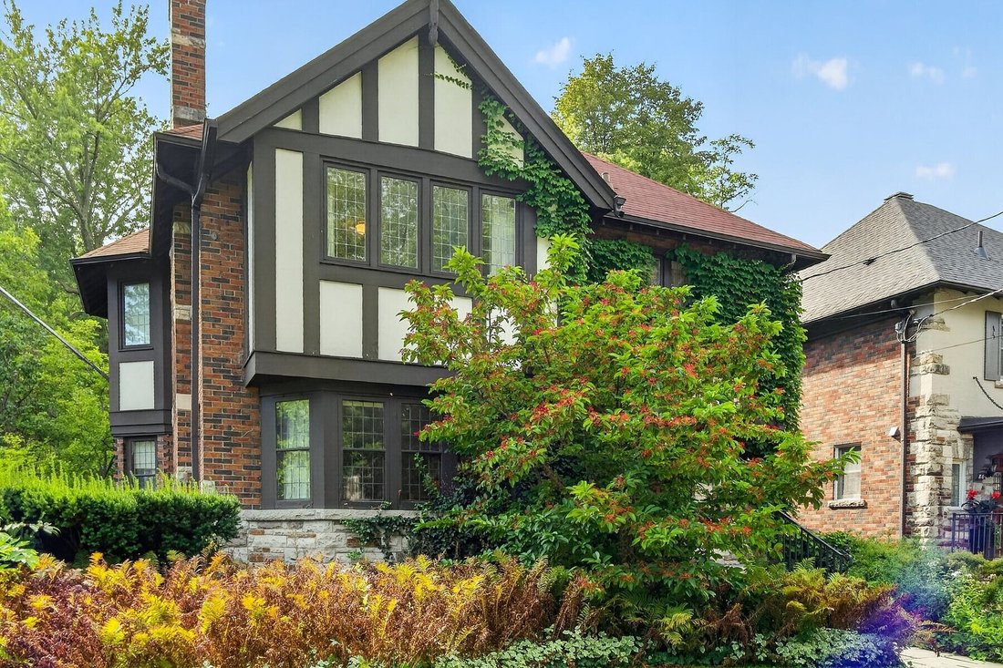 House in Toronto, Ontario, Canada 2 - 18940977
