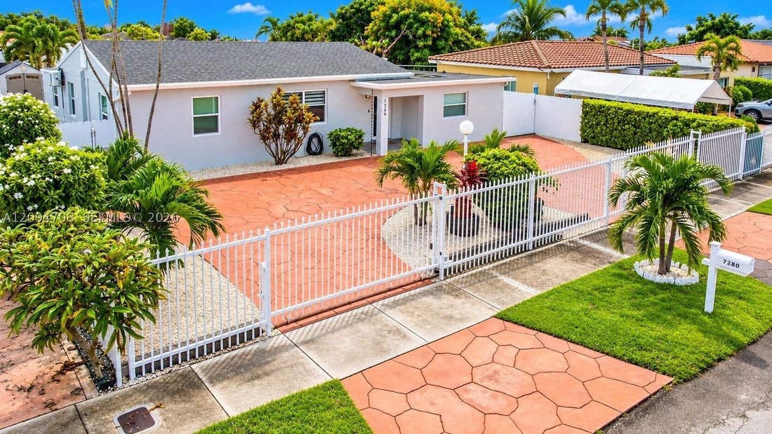 House in Miami, Florida, United States 3 - 18943057