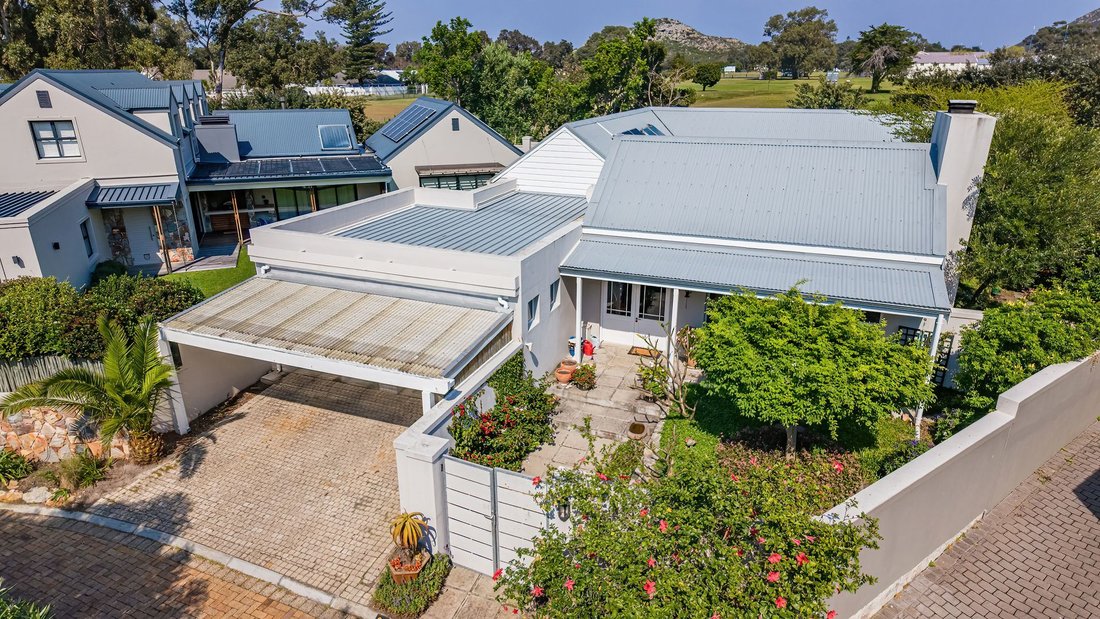 Estate in Overstrand Local Municipality, Western Cape, South Africa 1 - 18944746
