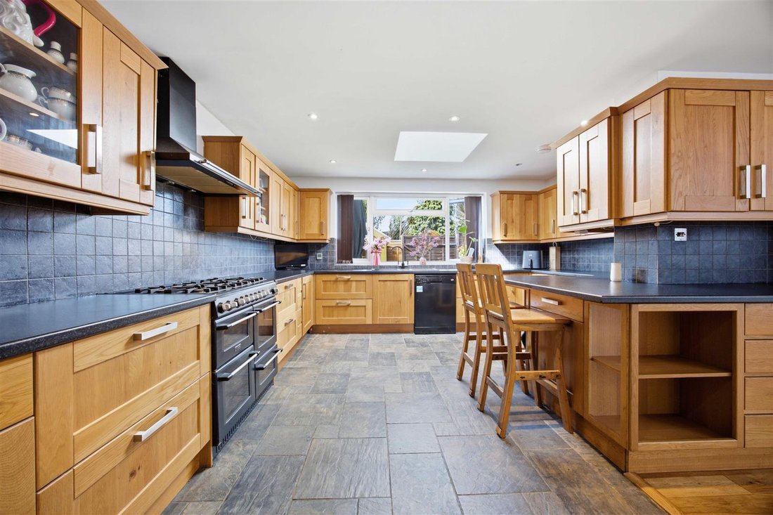 Chalet in Cowley, Hillingdon, England 5 - 18942288
