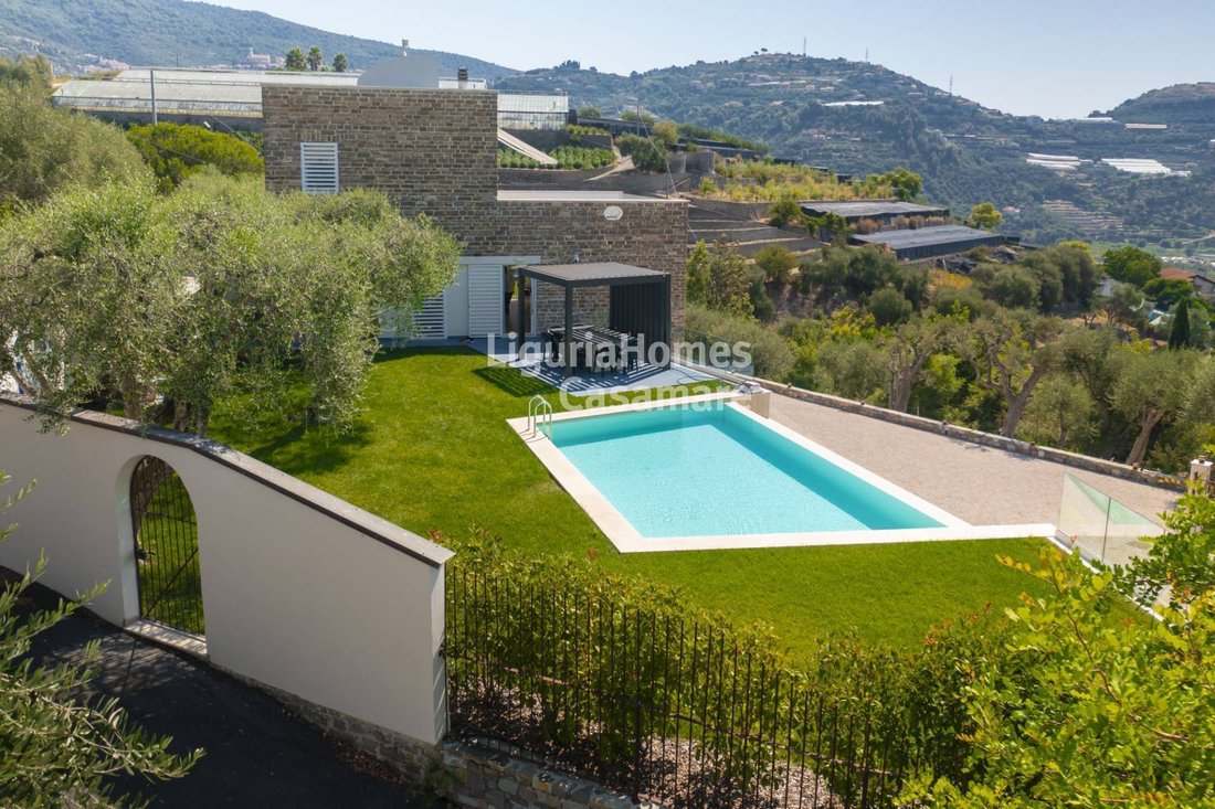 Villa in Taggia, Liguria, Italy 2 - 14591964
