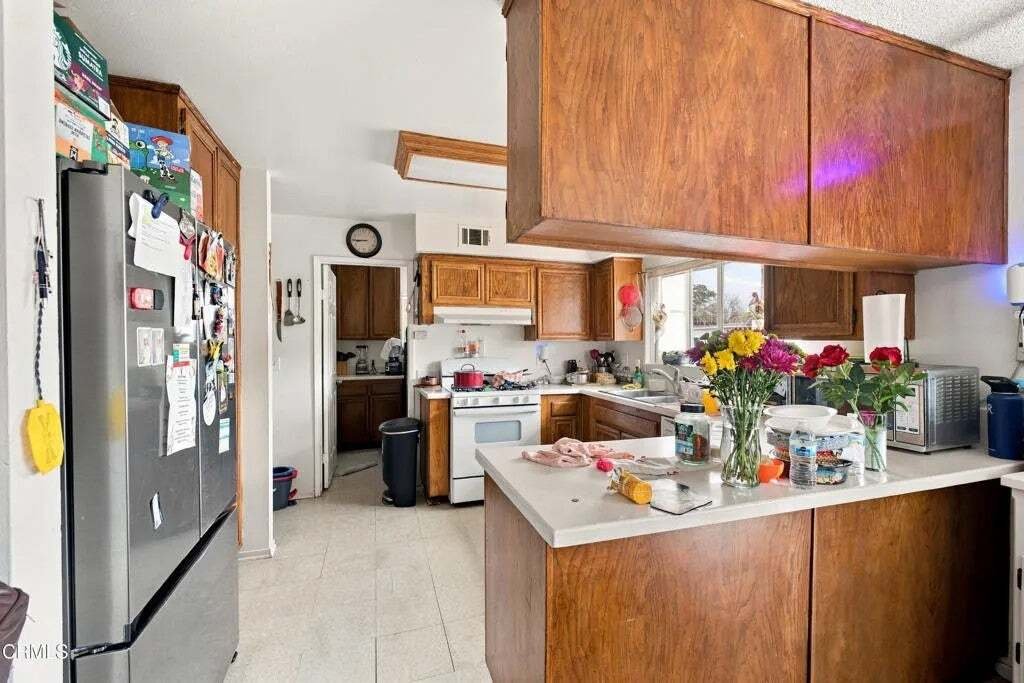 Santa Paula, California, United States 5 - 18943352