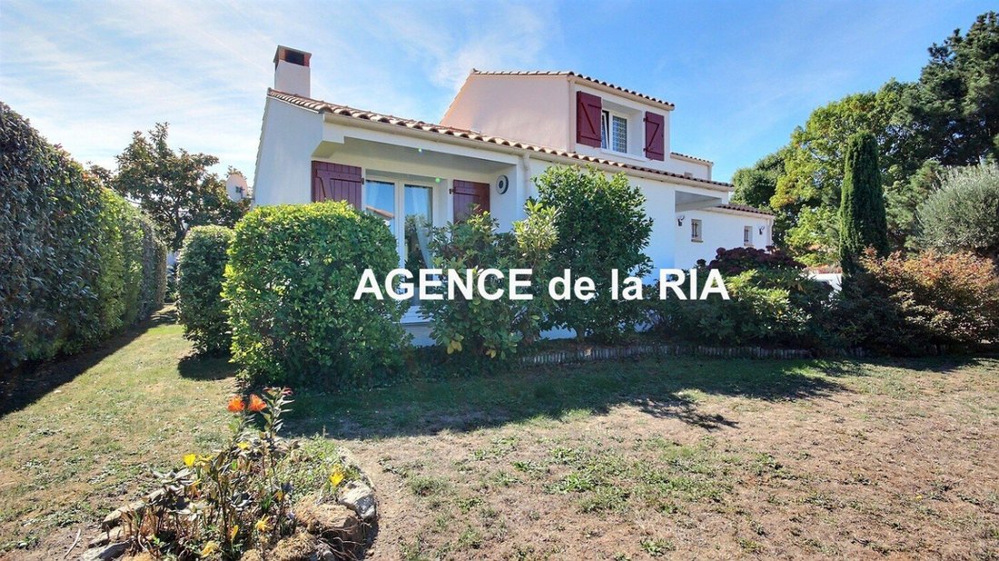 House in La Plaine-sur-Mer, Pays de la Loire, France 1 - 18943807