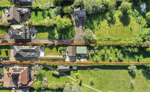 Bungalow in Ropley, England 1