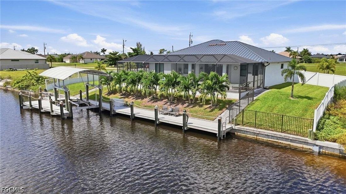House in Cape Coral, Florida, United States 5 - 18941950