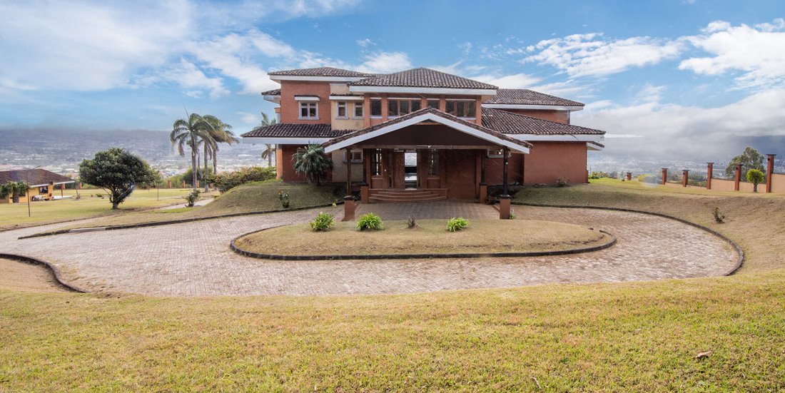 Estate in Santa Cecilia, Heredia Province, Costa Rica 2 - 18941736