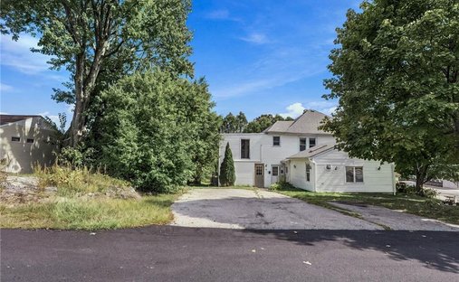 House in West Warwick, Rhode Island, United States 1