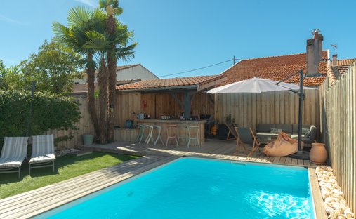 House in Centre Ville, Mérignac, France 1