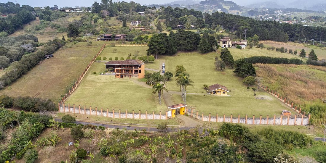 Estate in Santa Cecilia, Heredia Province, Costa Rica 5 - 18941736