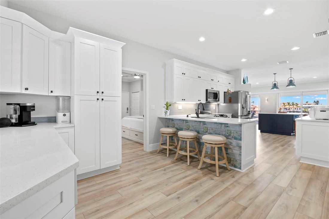 Condo in St. Petersburg, Florida, United States 5 - 18939874