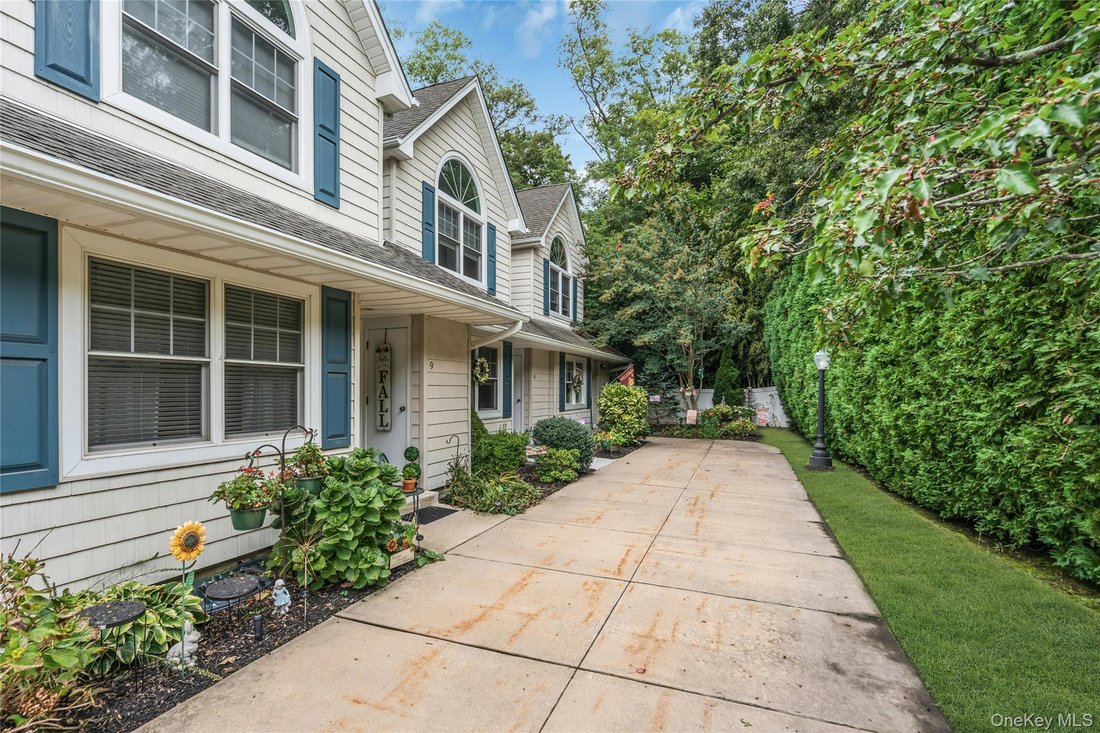 Condo in Amityville, New York, United States 3 - 18943727