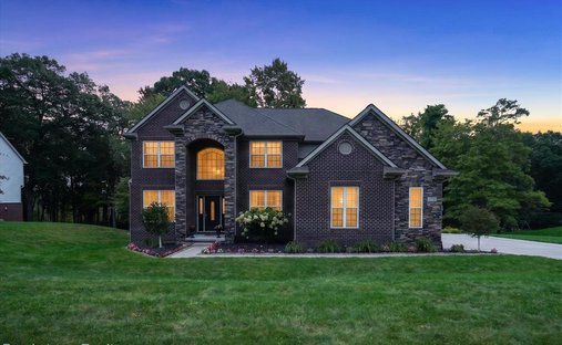 House in Orion charter Township, Michigan, United States 1