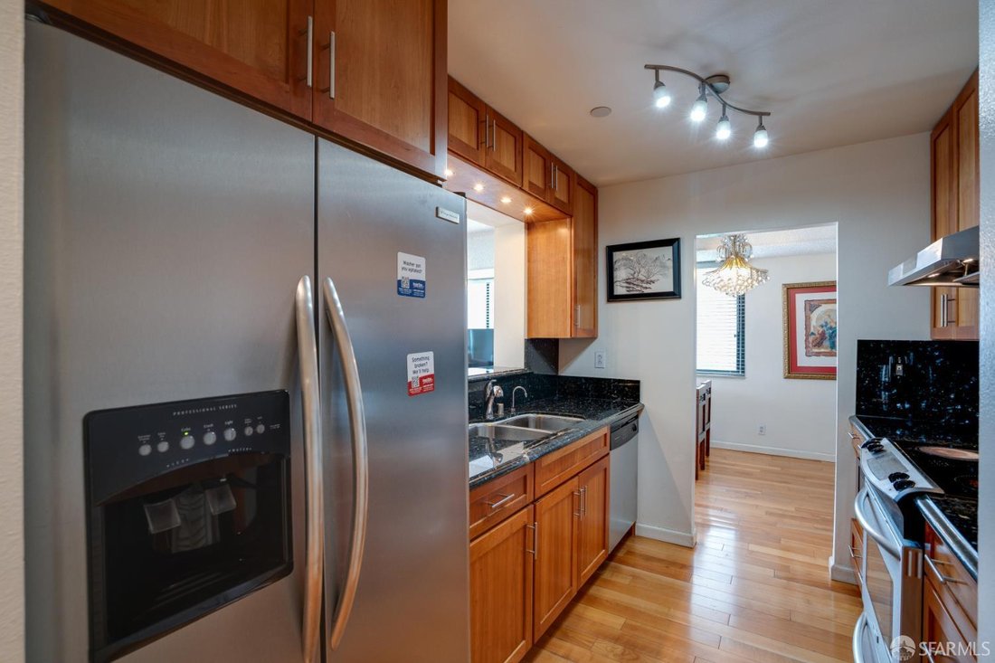 Condo in San Francisco, California, United States 5 - 18941631