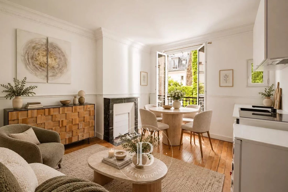 Apartment in Montmartre, Paris 18e Arrondissement, Paris 4 - 18805147