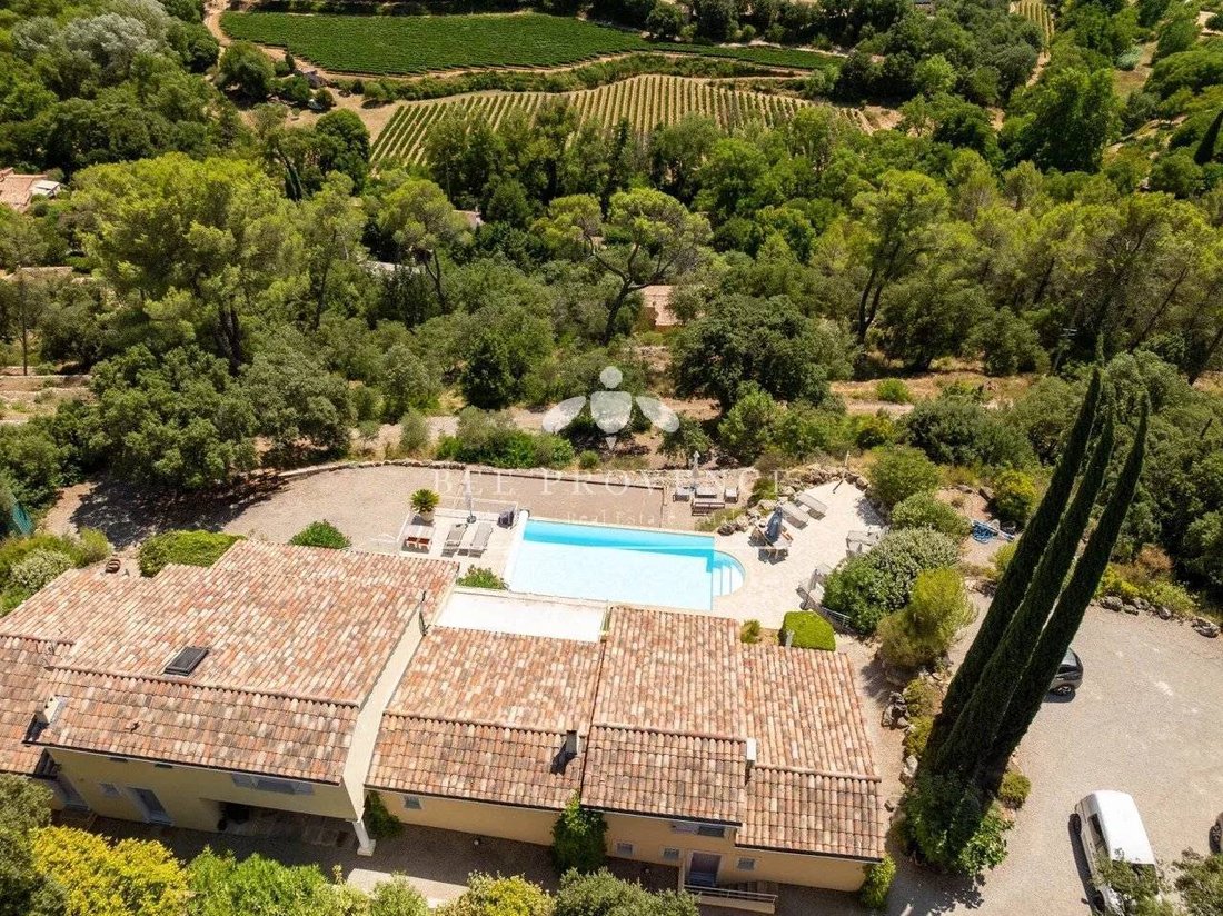 Villa in Entrecasteaux, Provence-Alpes-Côte d'Azur, France 4 - 16297560