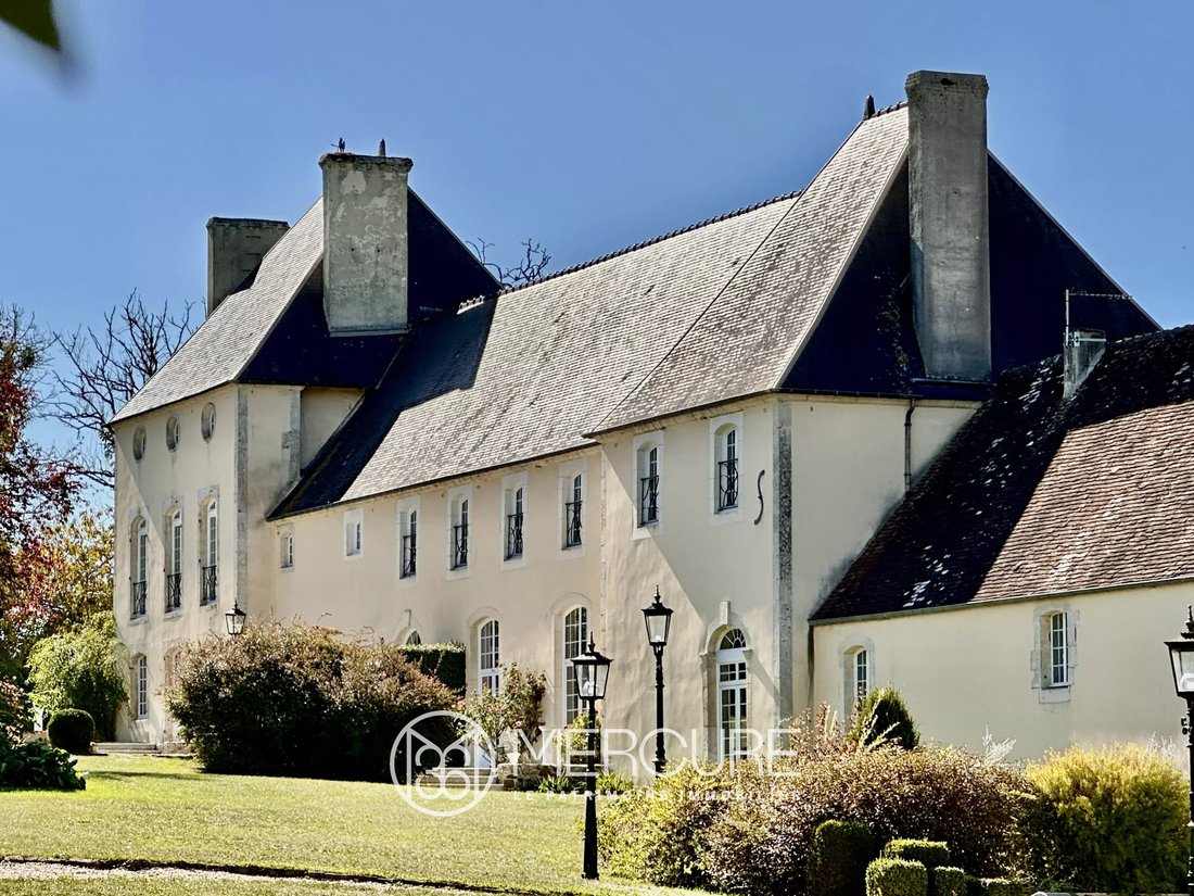 Estate in Centre Ville, Falaise, France 2 - 18634624