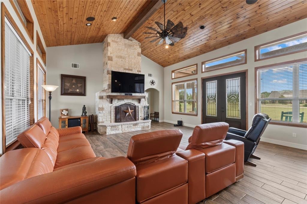 House in Athens, Texas, United States 5 - 18939944