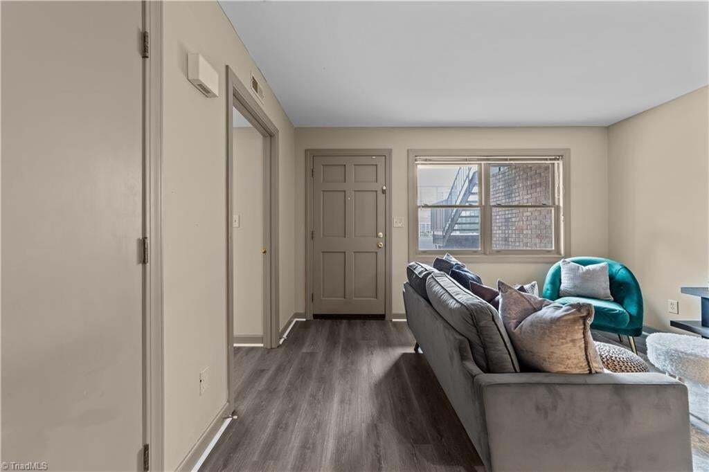 Apartment in Greensboro, North Carolina, United States 4 - 18939633