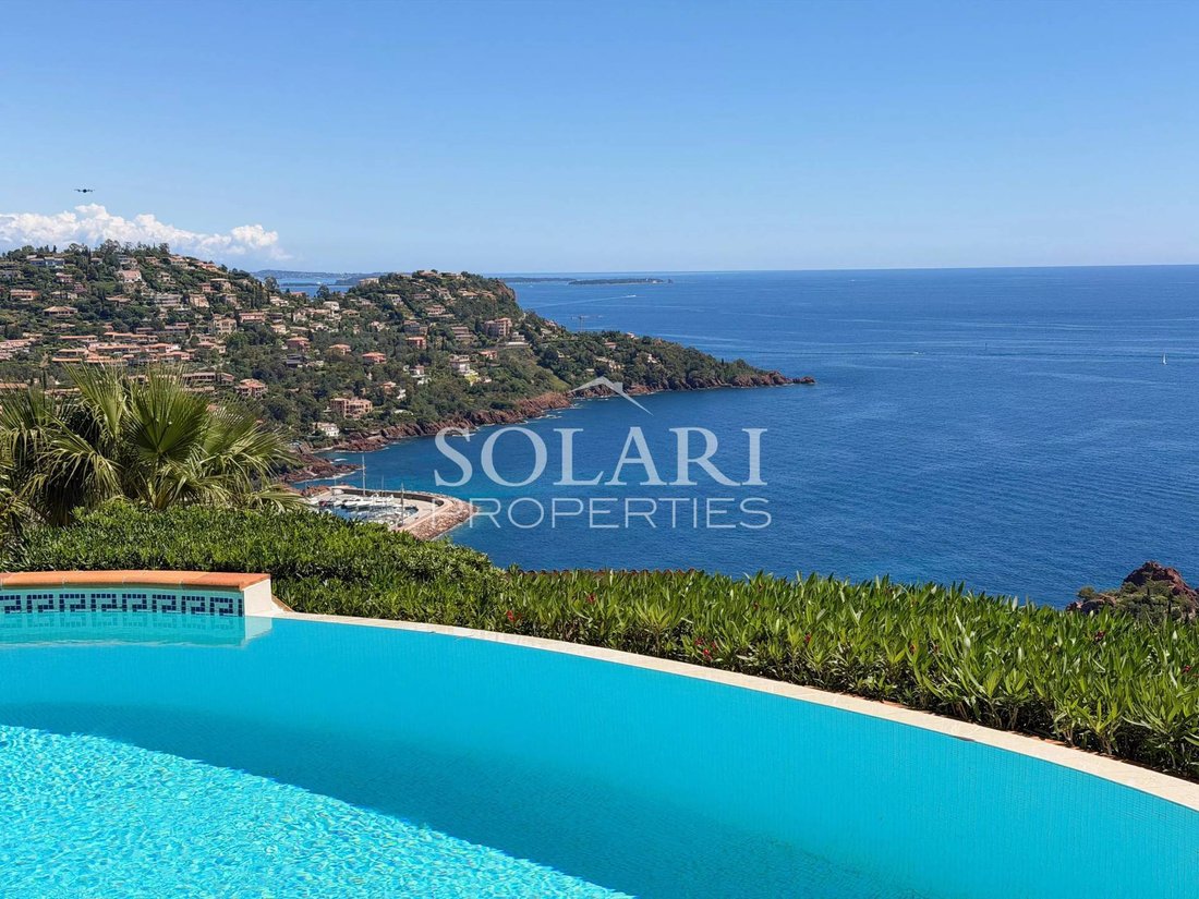 Villa in Théoule-sur-Mer, Provence-Alpes-Côte d'Azur, France 3 - 17865661