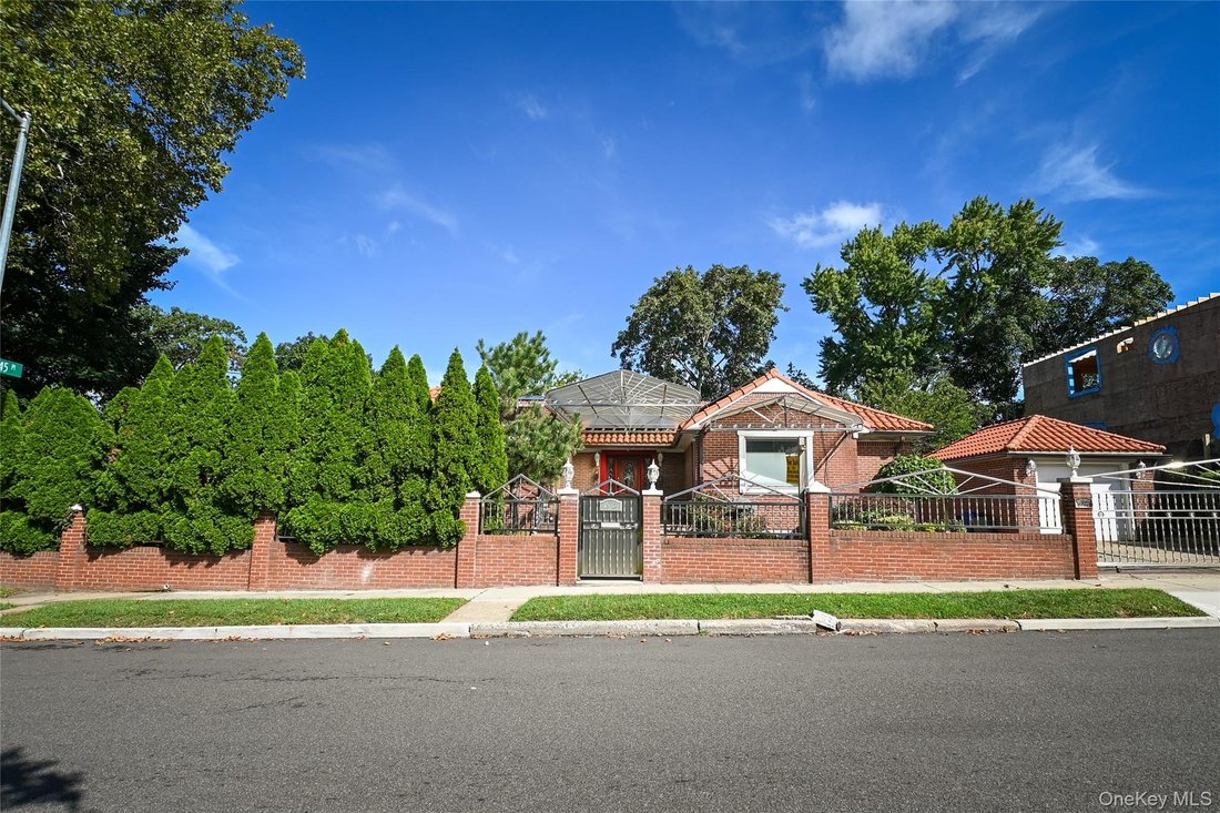 House in New York, New York, United States 1 - 18939484