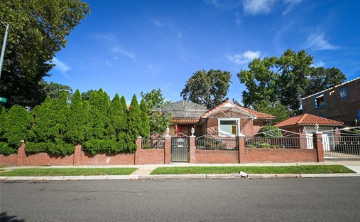 House in New York, New York, United States 1