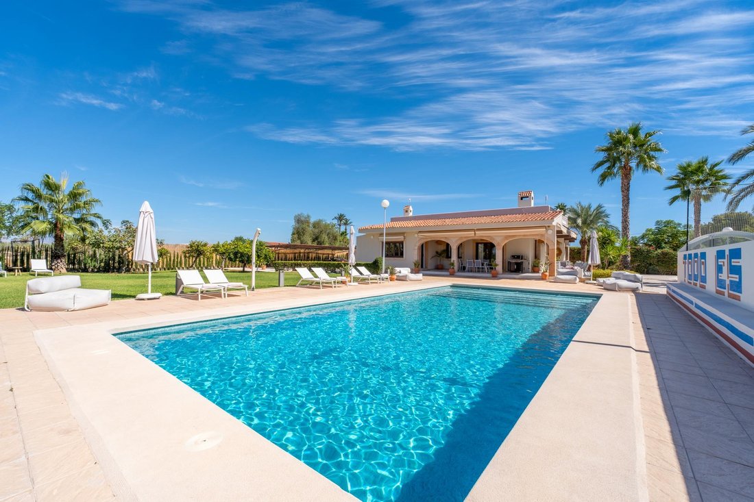 Villa in Elx / Elche, Valencian Community, Spain 2 - 18942919