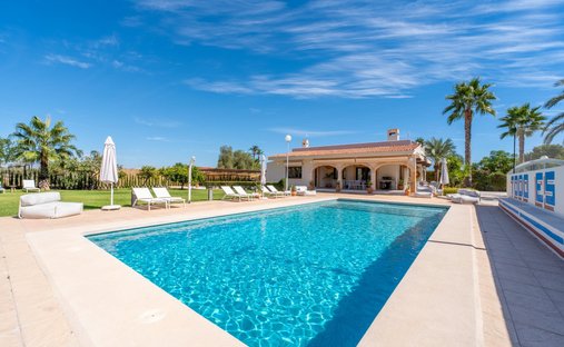 Villa in Elx / Elche, Valencian Community, Spain 1