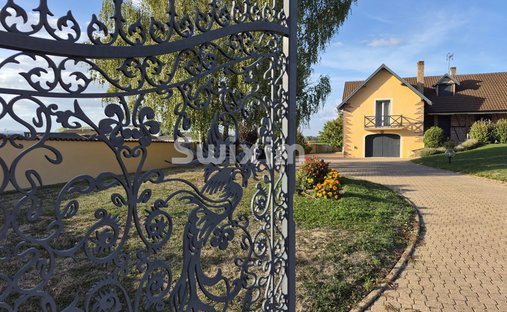 Estate in Feillens, Auvergne-Rhône-Alpes, France 1
