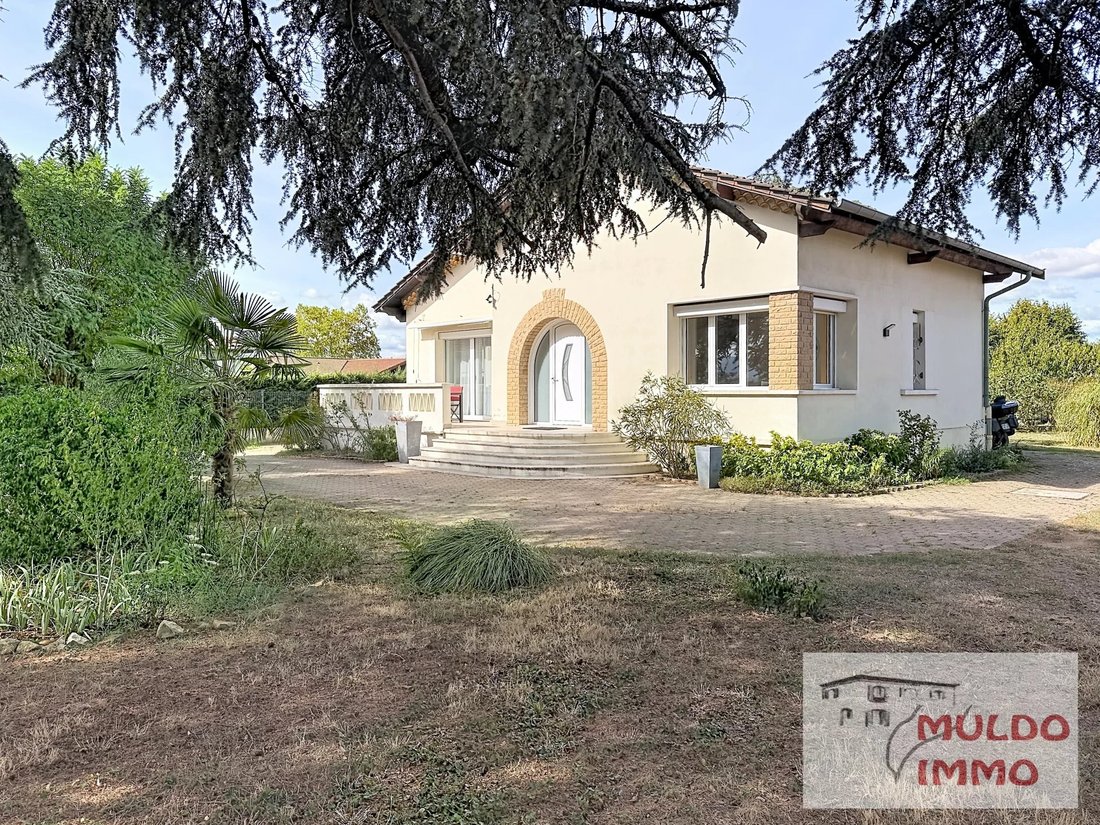 Villa in Saint-Bernard, Auvergne-Rhône-Alpes, France 2 - 18940329